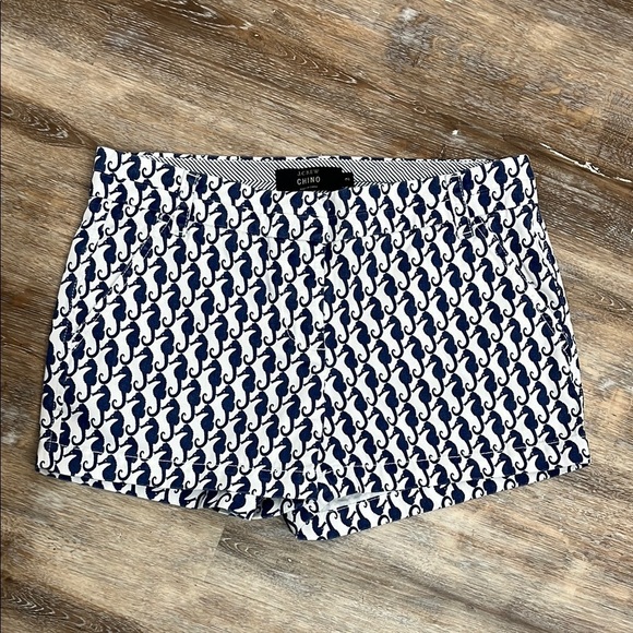 J. Crew Chino Shorts Women's 2 Navy and White Seahorse Pattern 2.5 Inch Inseam - Picture 13 of 14